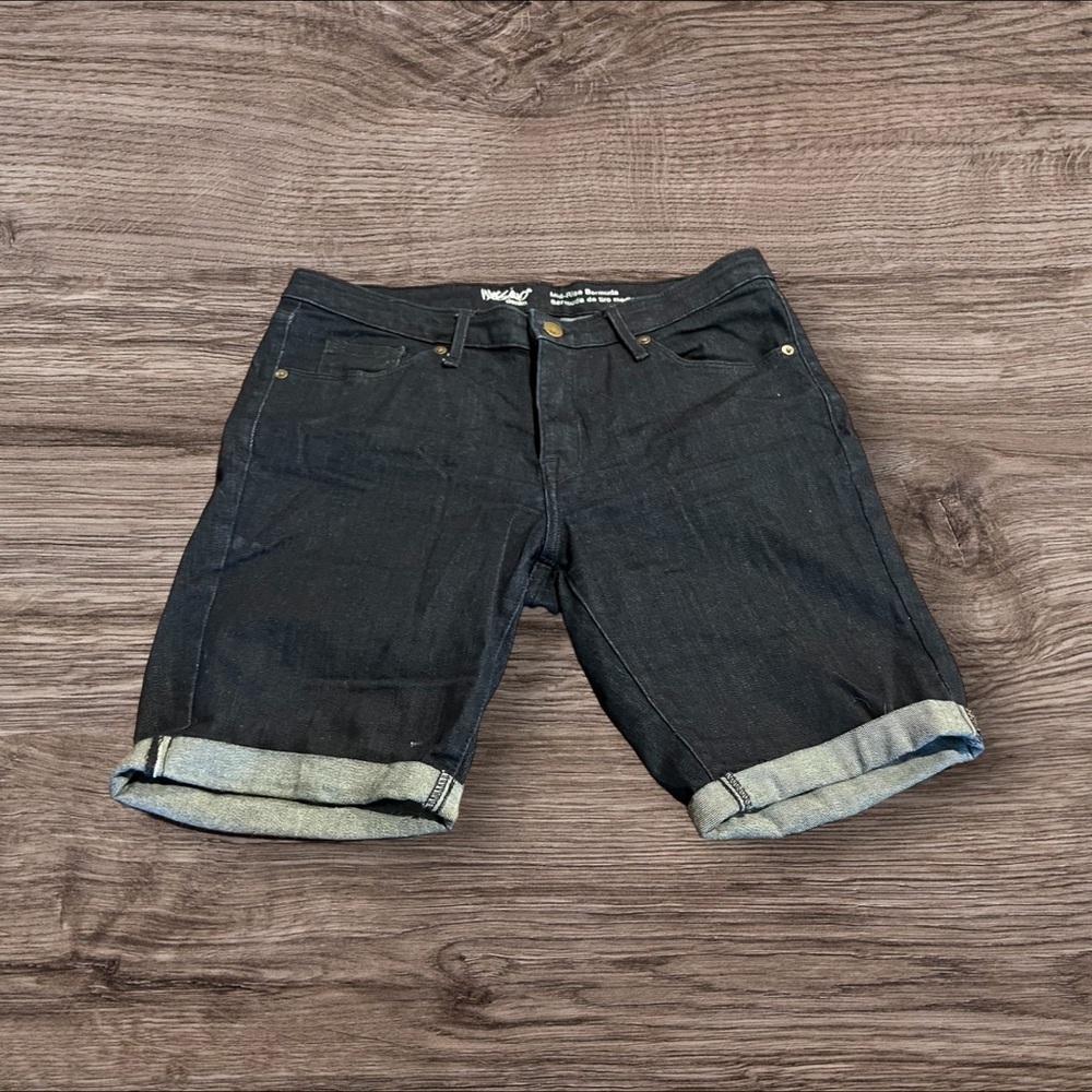 Mossimo Women’s Power Stretch Mid-Rise Bermuda Denim Jean Shorts Size 8/9